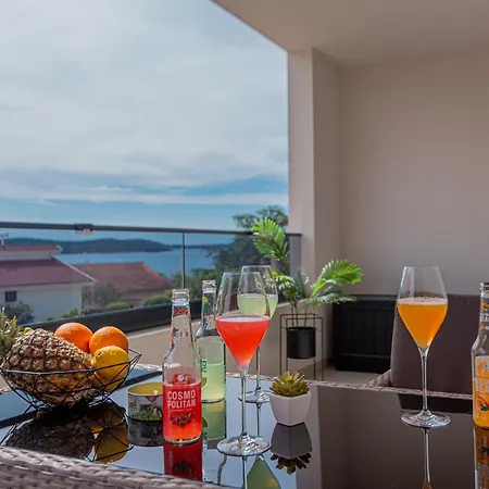 Ana-maria Lejlighed *