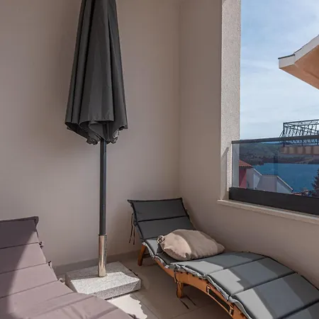 Ana-maria Lejlighed *