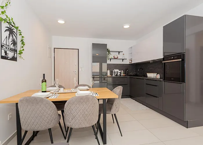 Ana-maria Apartman Zaboric