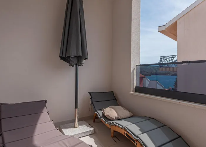 Ana-maria Apartman *